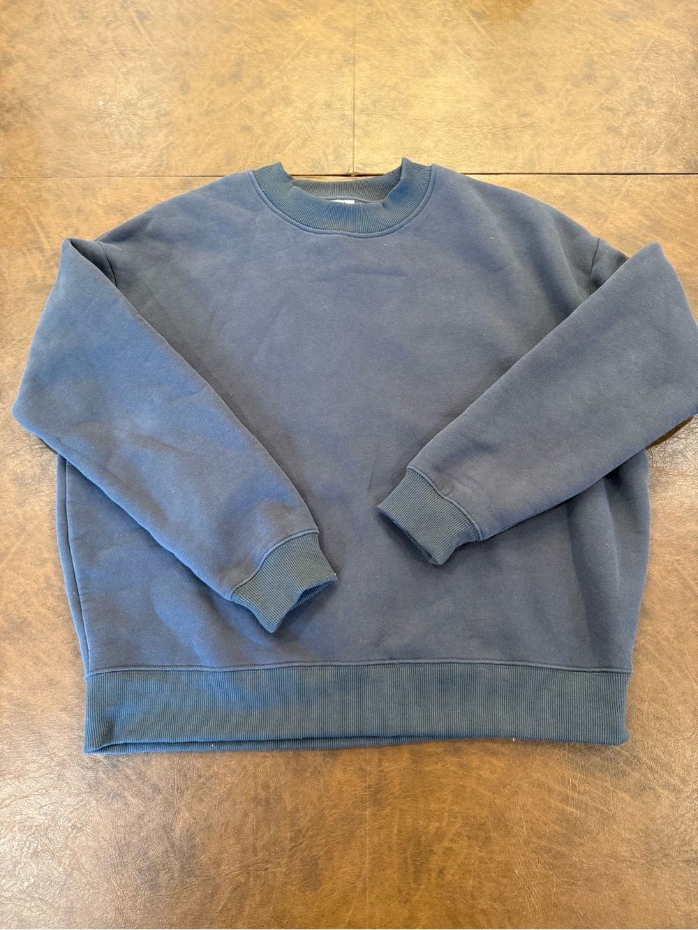 Comfrt Gray Crewneck Sweatshirt Hoodie Women’s Size Small